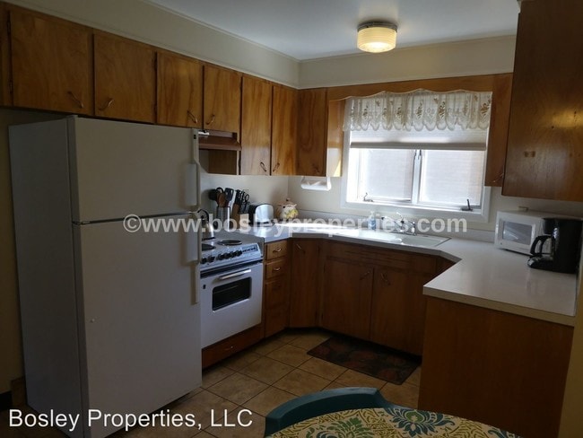 Building Photo - 1421 13th St S