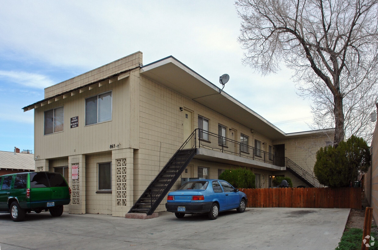 Primary Photo - 865 Willow St