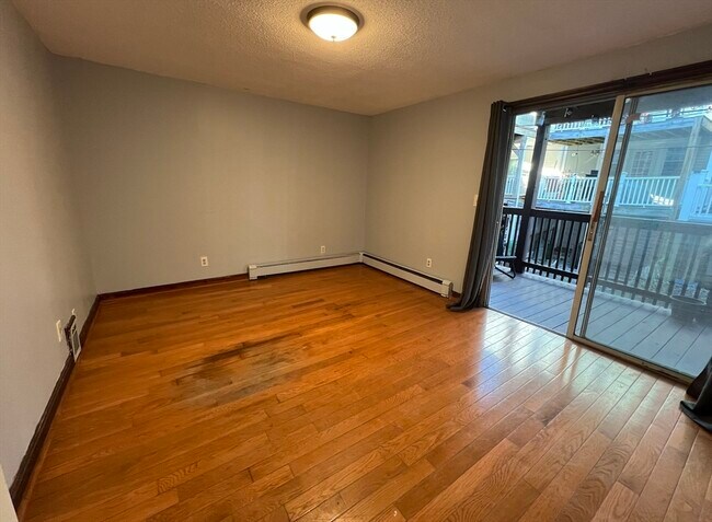 Foto del edificio - 474 E 7th St