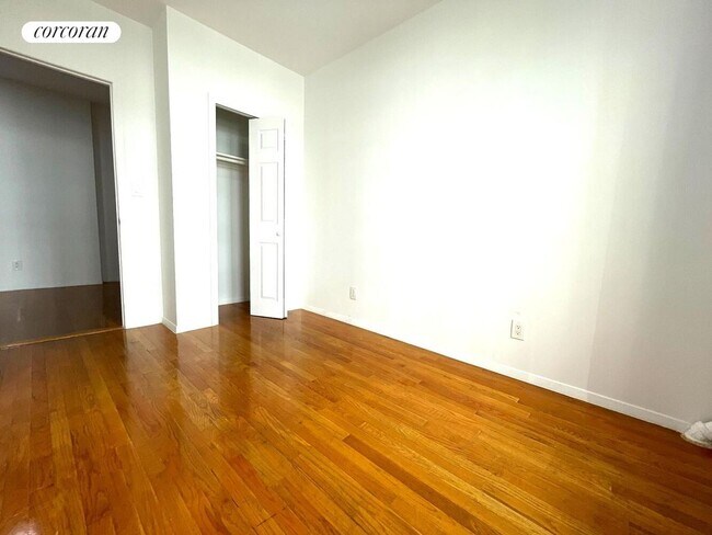 Foto del edificio - 532 E 82nd St