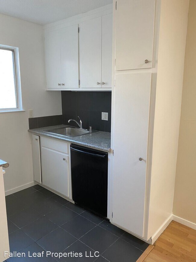 Foto del edificio - 1 br, 1 bath House - 10 Moss Ave #25