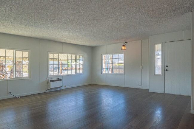 Building Photo - 32480 San Miguelito Dr