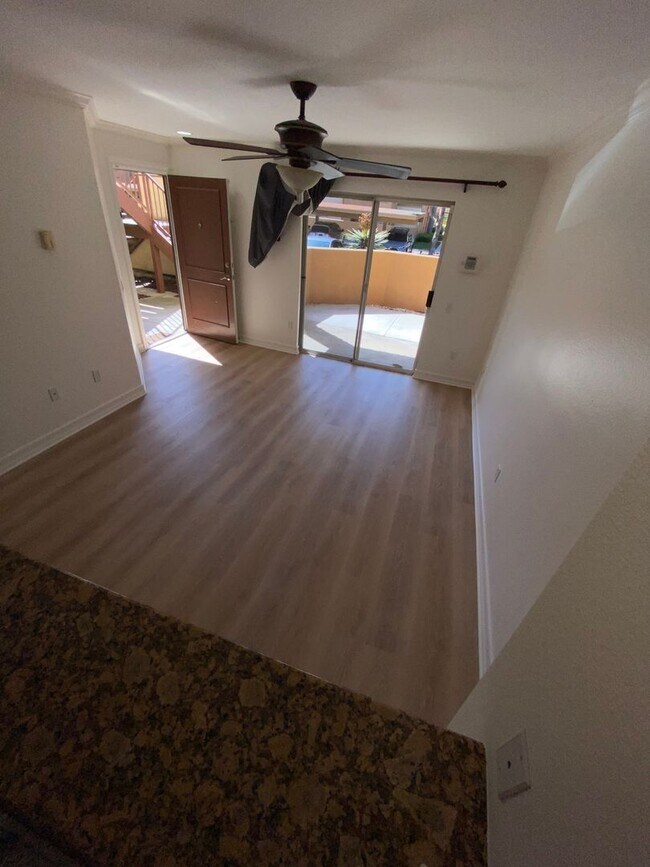 Foto del edificio - 1BD/1BA Condo - Downstairs Unit - Parking ...
