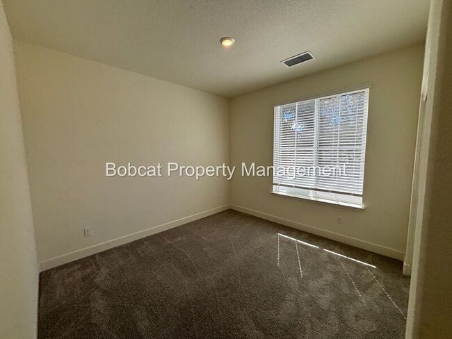 Building Photo - 1484 W Sunset Way
