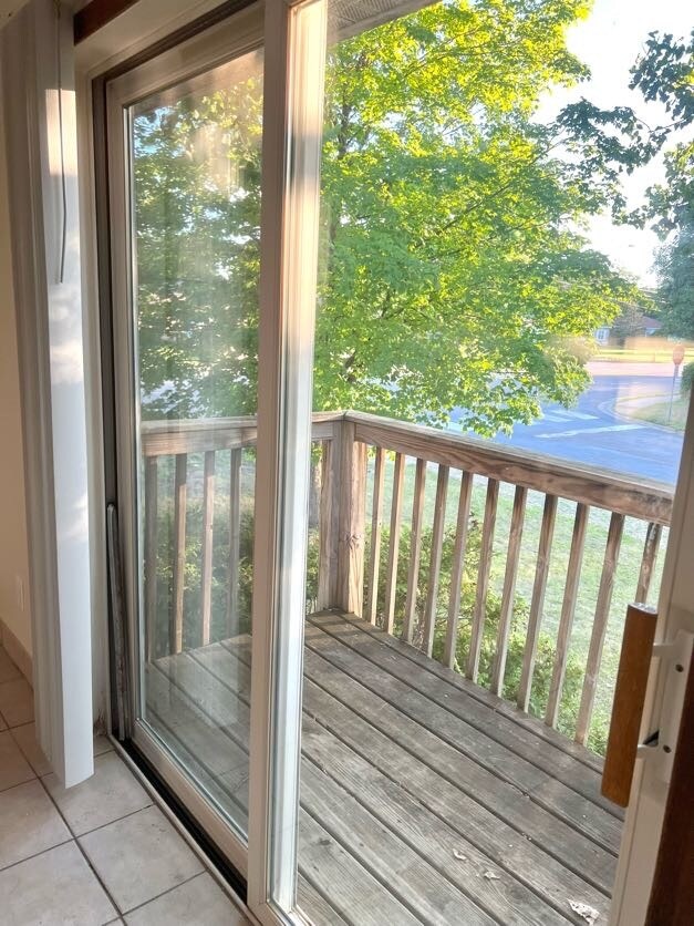 West facing balcony - 6501 Channel Rd NE