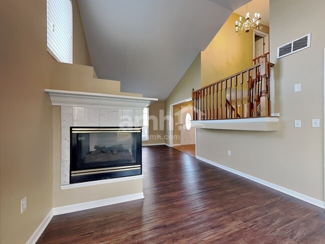 Building Photo - 823 Wingate Dr