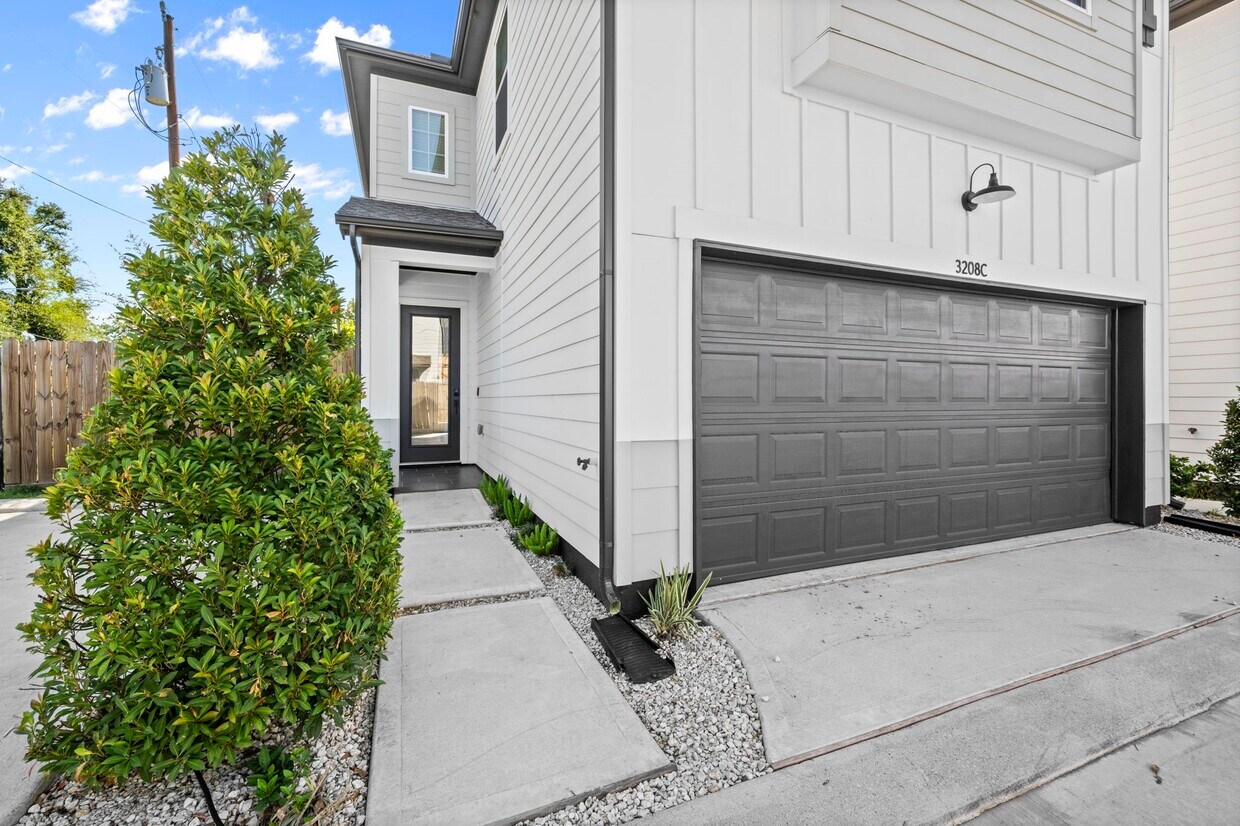 Foto principal - 3208 Bostic St
