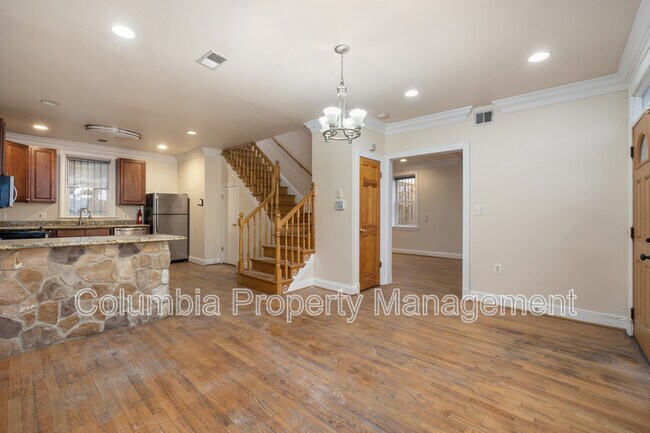 Building Photo - 1809 Kendall St NE