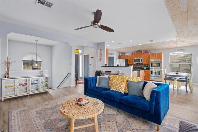 Building Photo - 4402 Rimrock Dr