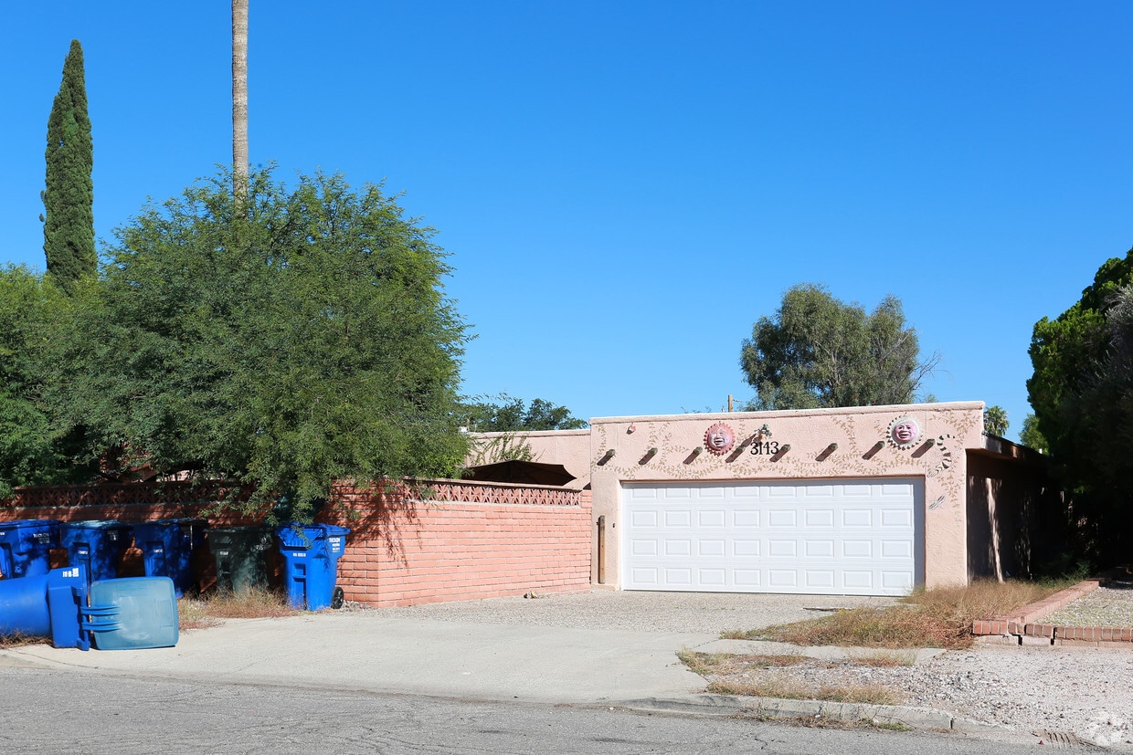 Primary Photo - 3143 E Terra Alta Dr