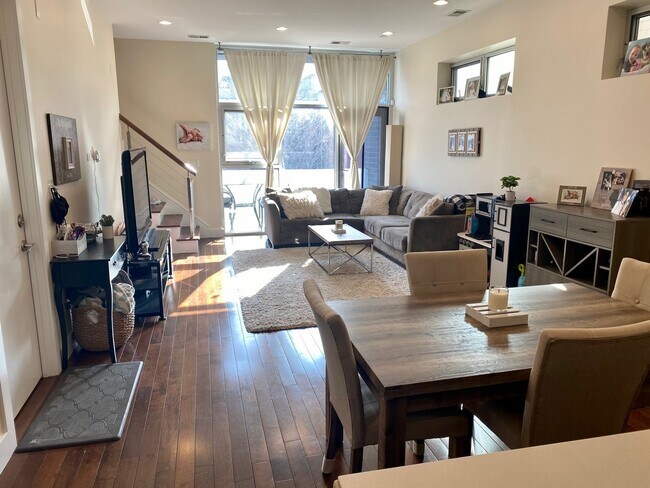 Foto del edificio - 2738 N Southport Ave