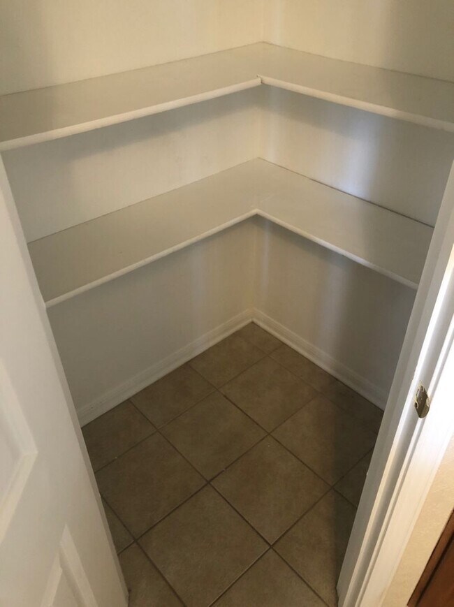 Foto del edificio - AVAILABLE SOON!