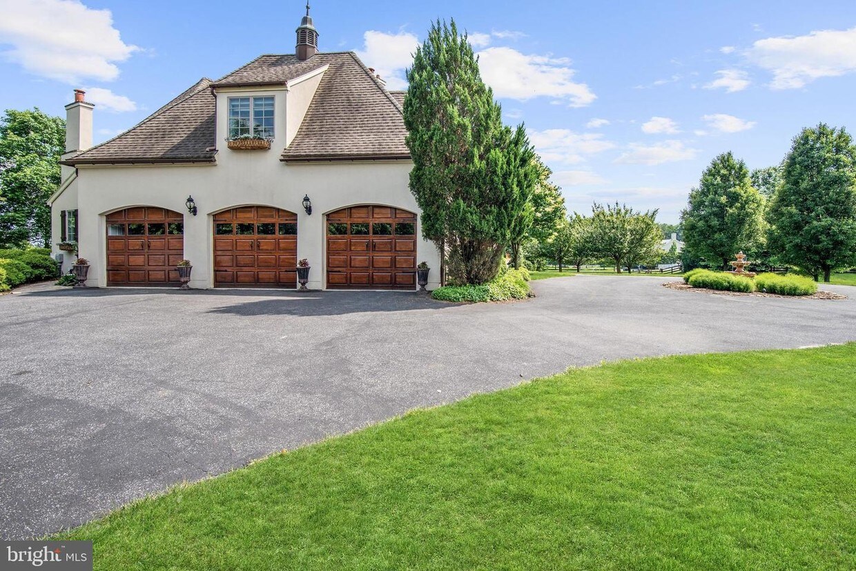 Foto principal - 1 Saddlebrook Ln