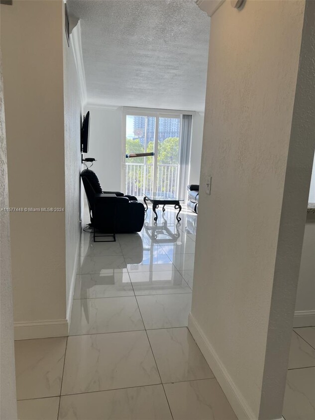 16950 W Dixie Hwy Unit 436, North Miami Beach, FL 33160 - Room for Rent ...