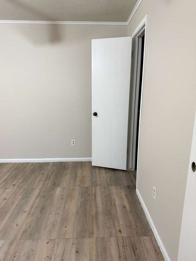 Foto del edificio - 9210 Glen Meadow Ln