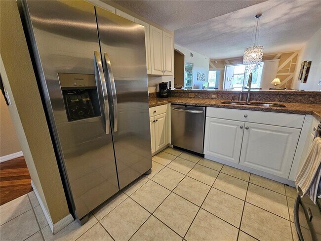 Foto del edificio - 5330 Hyland Hills Ave