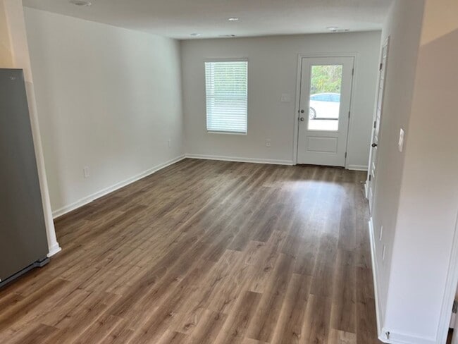 Photo - 964 Waterford Ln House