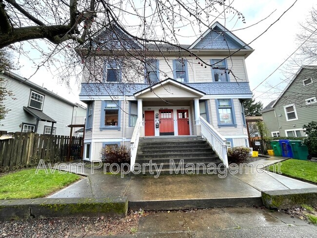 Building Photo - 3030 N Williams Ave