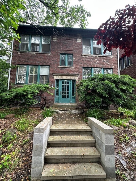 Building Photo - 2276 Grandview Ave
