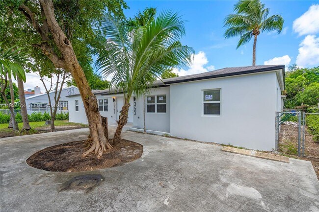 Building Photo - 351 NE 82nd St