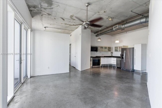 Foto del edificio - 10 SW South River Dr