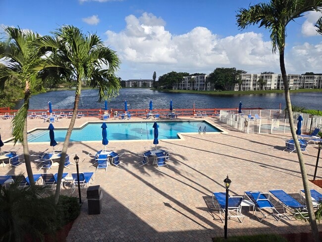 Foto del edificio - 1831 Sabal Palm Dr