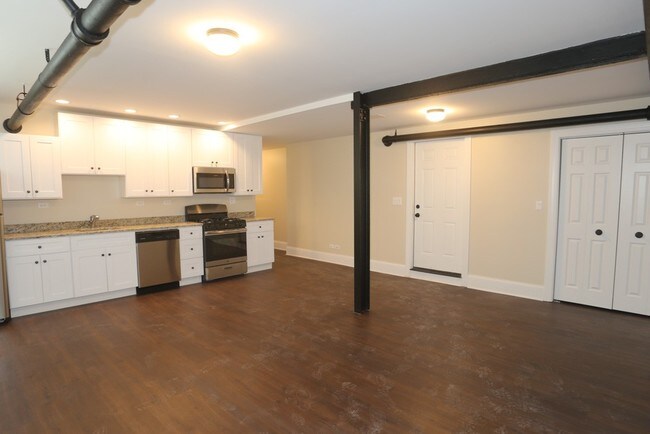 Building Photo - E. 52nd