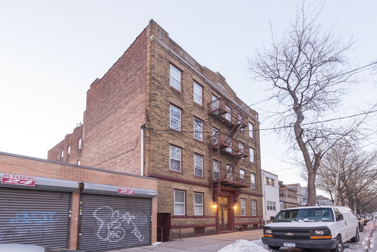 Primary Photo - 86-44 90th St