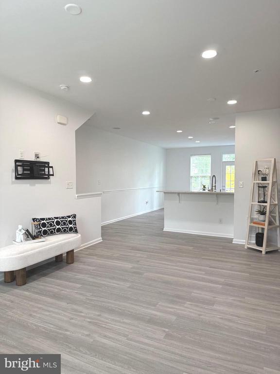 Building Photo - 139 Streamview Dr