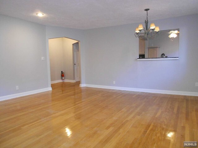 Foto del edificio - 530 Broad Ave