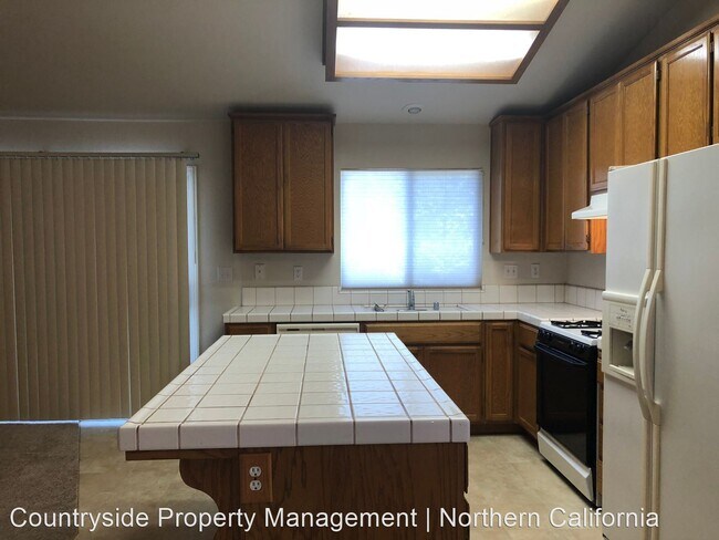 Building Photo - 3 br, 2 bath House - 2617 Mozart Drive