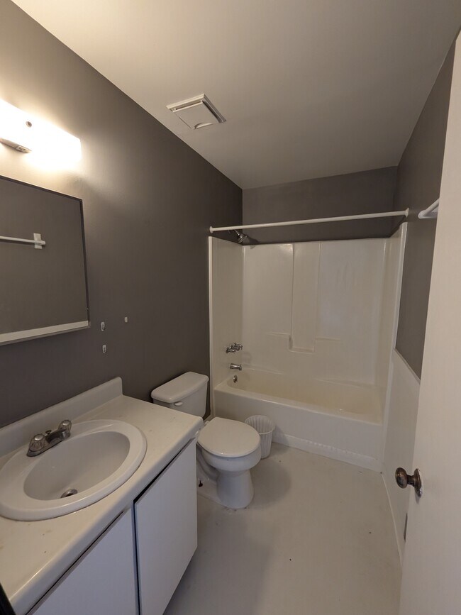 Baño - 6085 Briarcliff Path