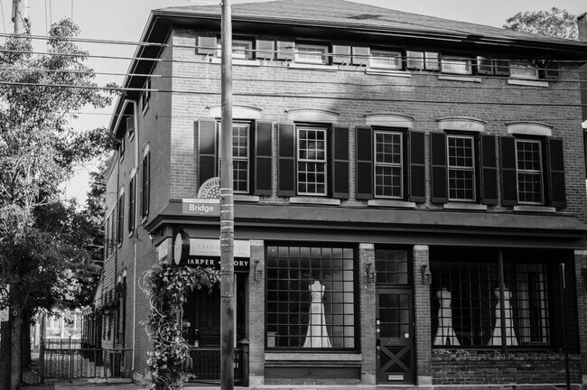 Foto del edificio - 2801 Bridge Ave