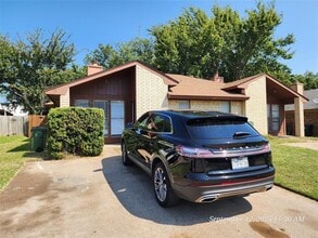 Building Photo - 517 Gibbins Ct
