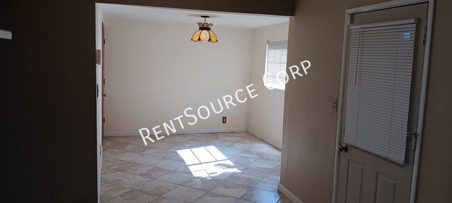 Foto del edificio - 4 Bedroom Home for Rent in Barstow