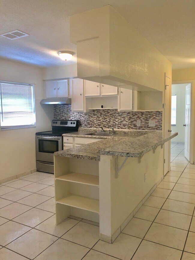 Foto del edificio - BUENAVENTURA LAKES - 2 BEDROOM, 2 BATHROOM HOUSE