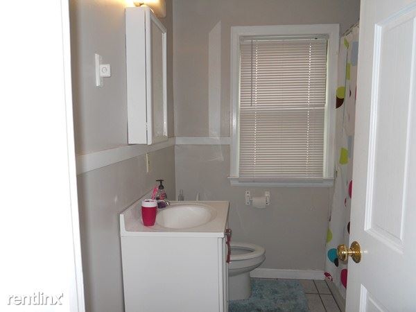 Foto del edificio - 1735 Fairchild Ave