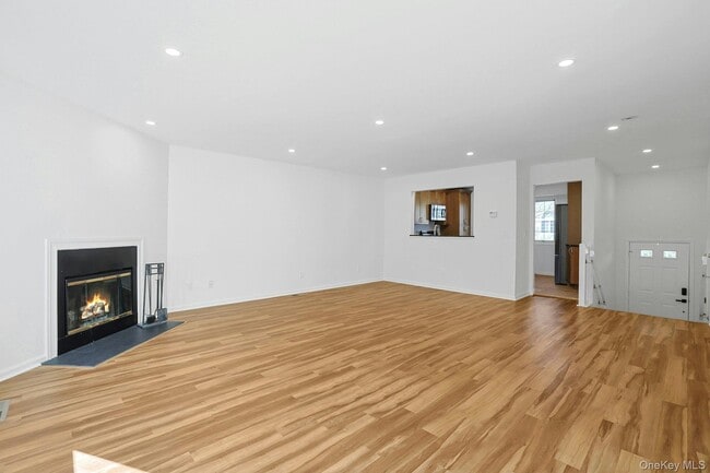 Building Photo - 3803 Victoria Dr