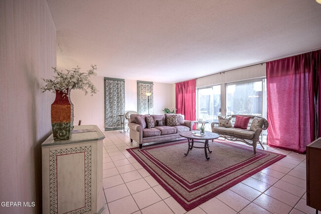 Foto del edificio - 252 Shadow Mountain Dr