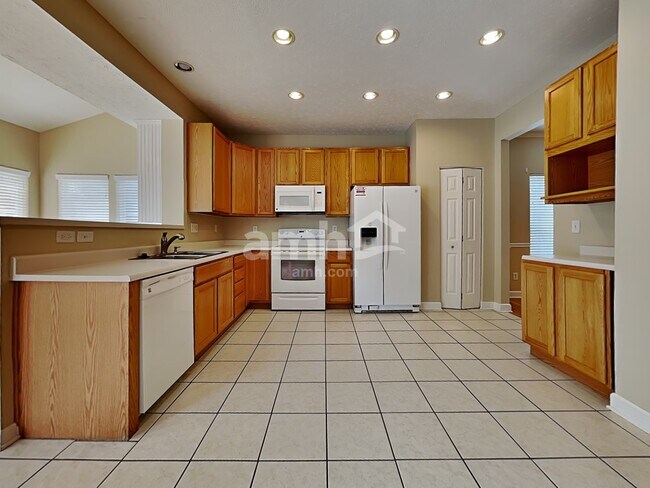 Foto del edificio - 251 Indian Pointe Dr