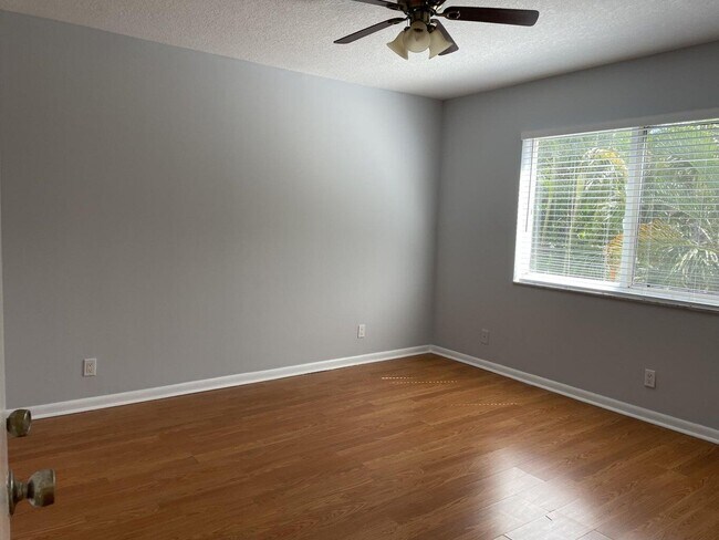 Building Photo - 1638 Embassy 305 Dr