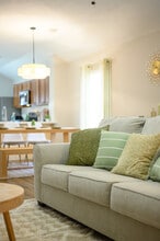 Building Photo - 22211 Bellow Glen Dr