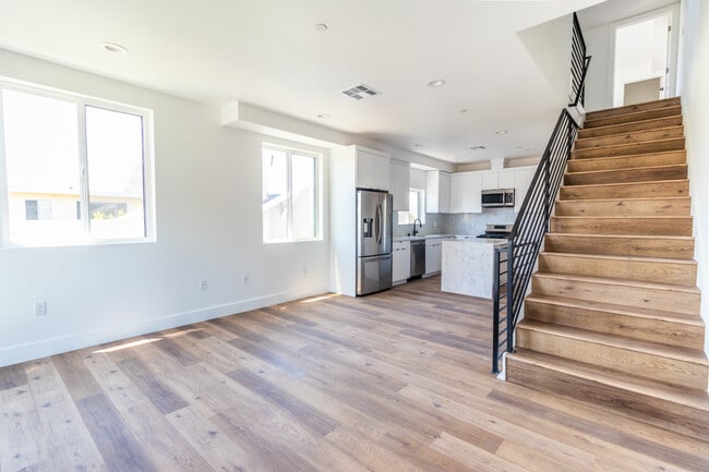 Foto del edificio - 4507 1/4 W 18th St