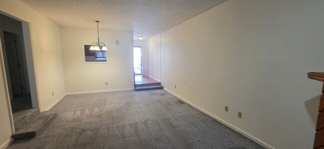 Foto del edificio - ****** HALF OFF FIRST FULL MONTH OF RENT!! ******