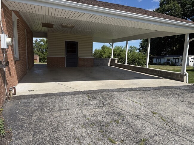 Building Photo - 1047 Letort Rd