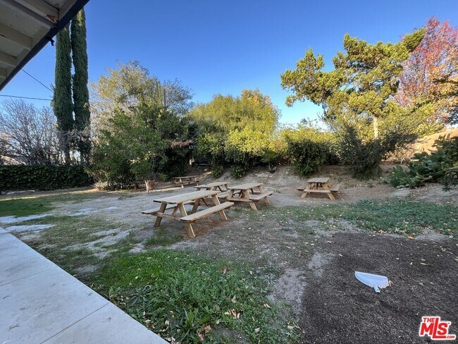 Building Photo - 24700 Fourl Rd