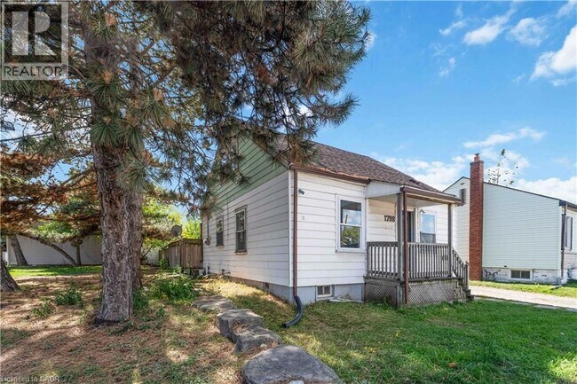 Photo du bâtiment - 1788 Barton St E