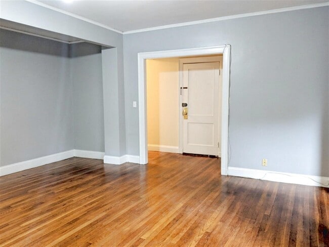 Building Photo - 4 Craigie Cir