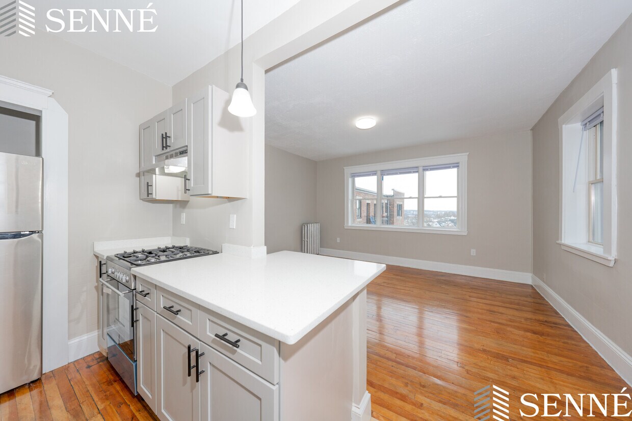 Primary Photo - 6 Sherborn Ct