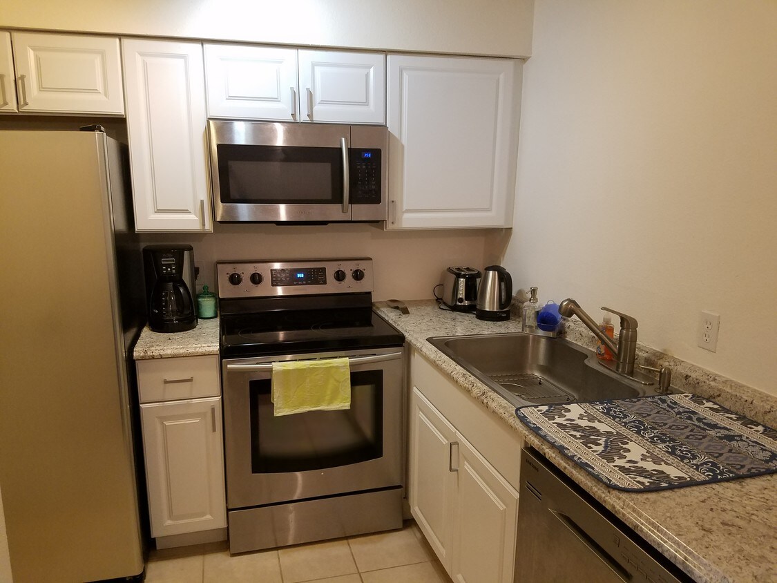 Primary Photo - 5300 E Cherry Creek S Dr
